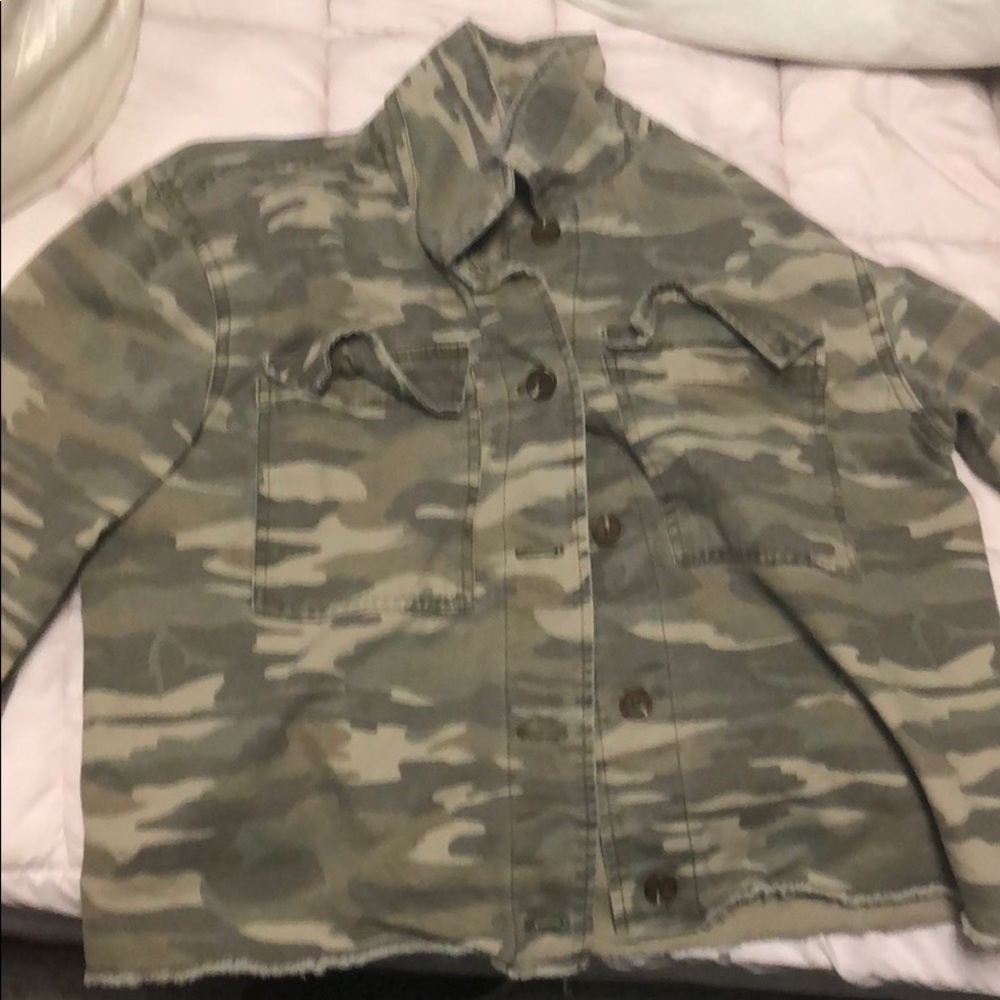 Maurice’s large camo jacket
